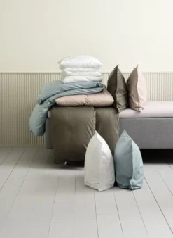 Parure De Lit Satin INGEBORG 240x220 Blanc 8 Parure De Lit Satin INGEBORG 240x220 Blanc -Magasin De Meubles 220799